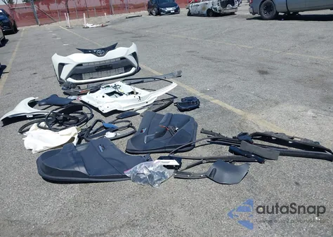 2020 Toyota C-Hr Le from USA, damaged, VIN JTNKHMBX7L1081382